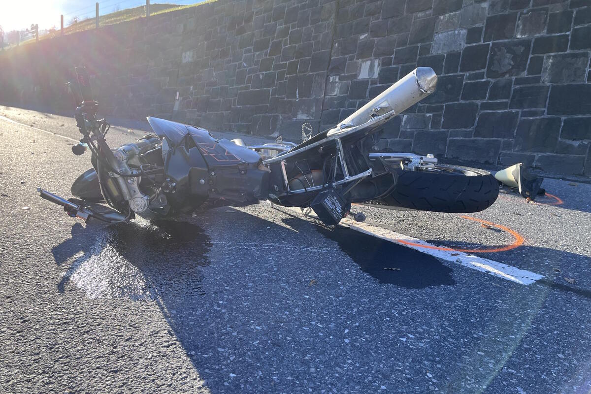 Unfall in Gams SG - Rega fliegt Verletzten ins Spital