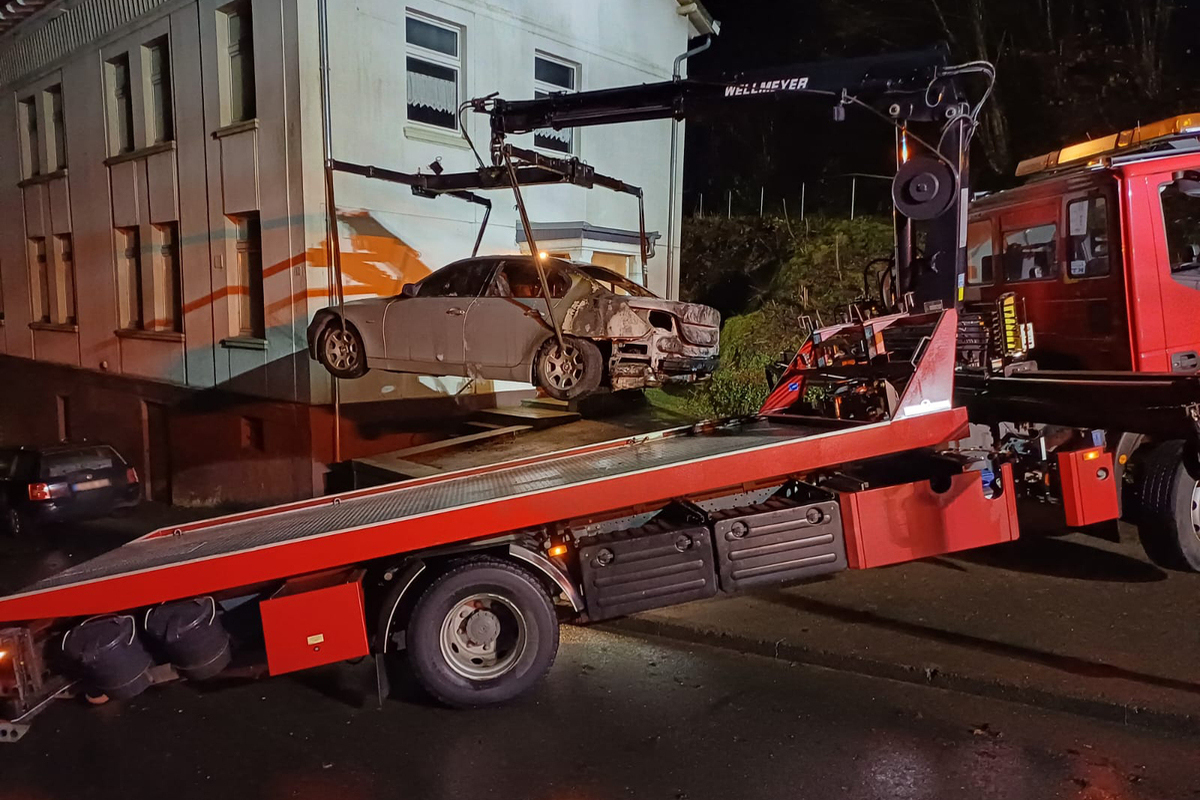 Wetter (Ruhr) NW - Auto in Brand geraten