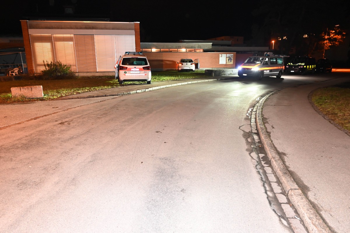 Heerbrugg SG - Flucht vor Polizeikontrolle endet in Hauswand