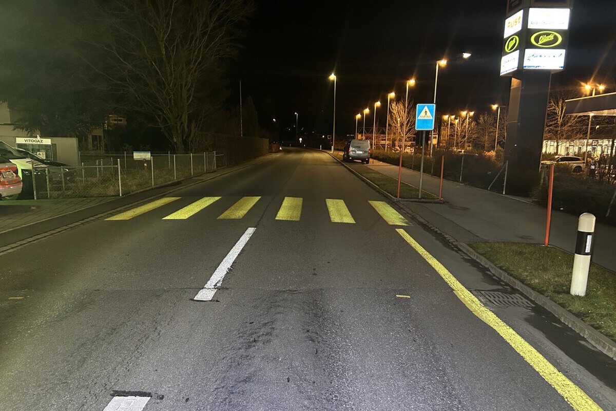 Schänis SG - Zwei Fussgänger von Lieferwagen erfasst