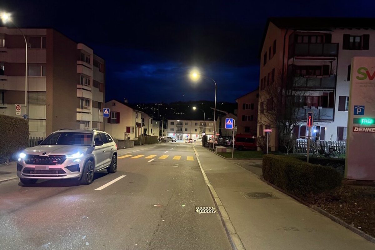 St.Gallen - Velofahrerin nach Kollision auf den Kopf gestürzt