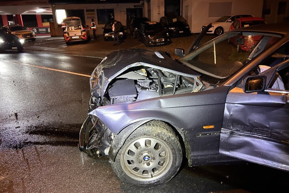 Reinach AG - Junglenker verursacht Unfall - Führerausweis auf Probe weg