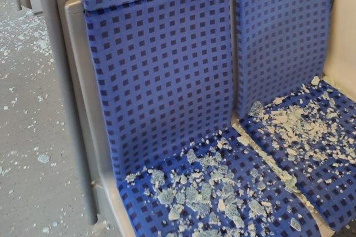 Köln - Verwirrter Mann randaliert in S-Bahn