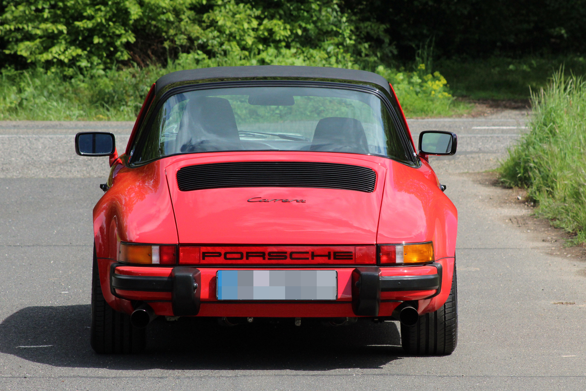 Essen - Polizei sucht nach gestohlenem Porsche 911 Oldtimer
