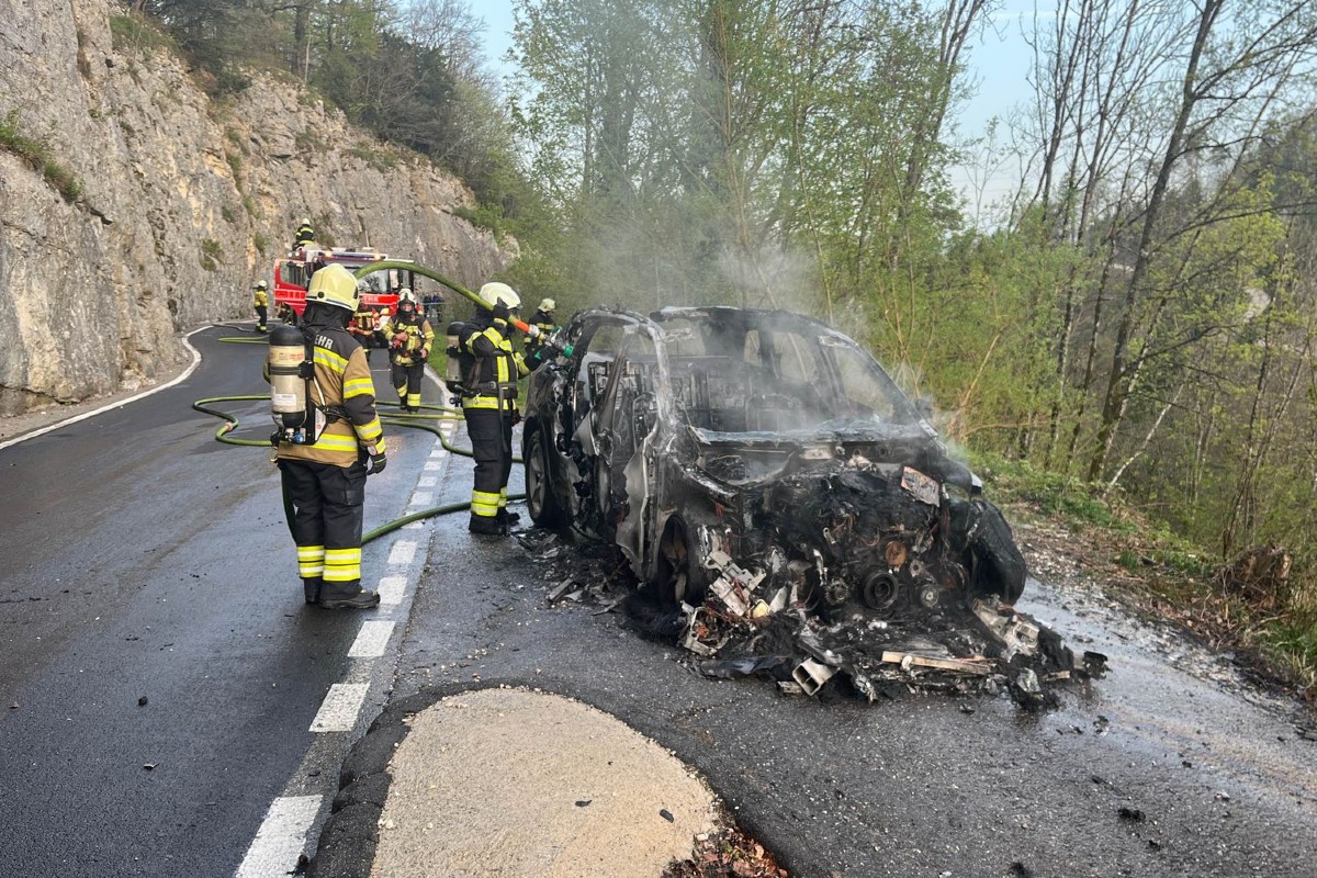 Hägendorf SO - Allerheiligenstrasse wegen Fahrzeugbrand gesperrt