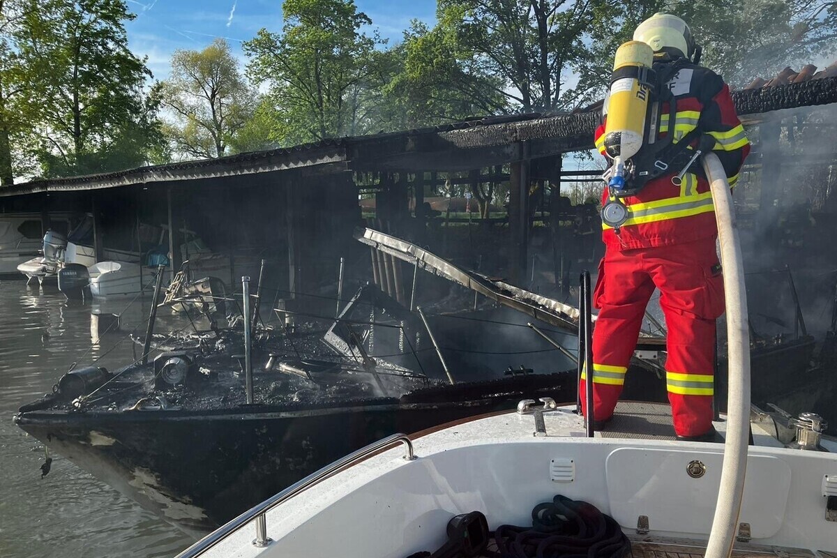 Lachen SZ - Mehrere Boote und eine Bootshalle durch Grossbrand zerstört