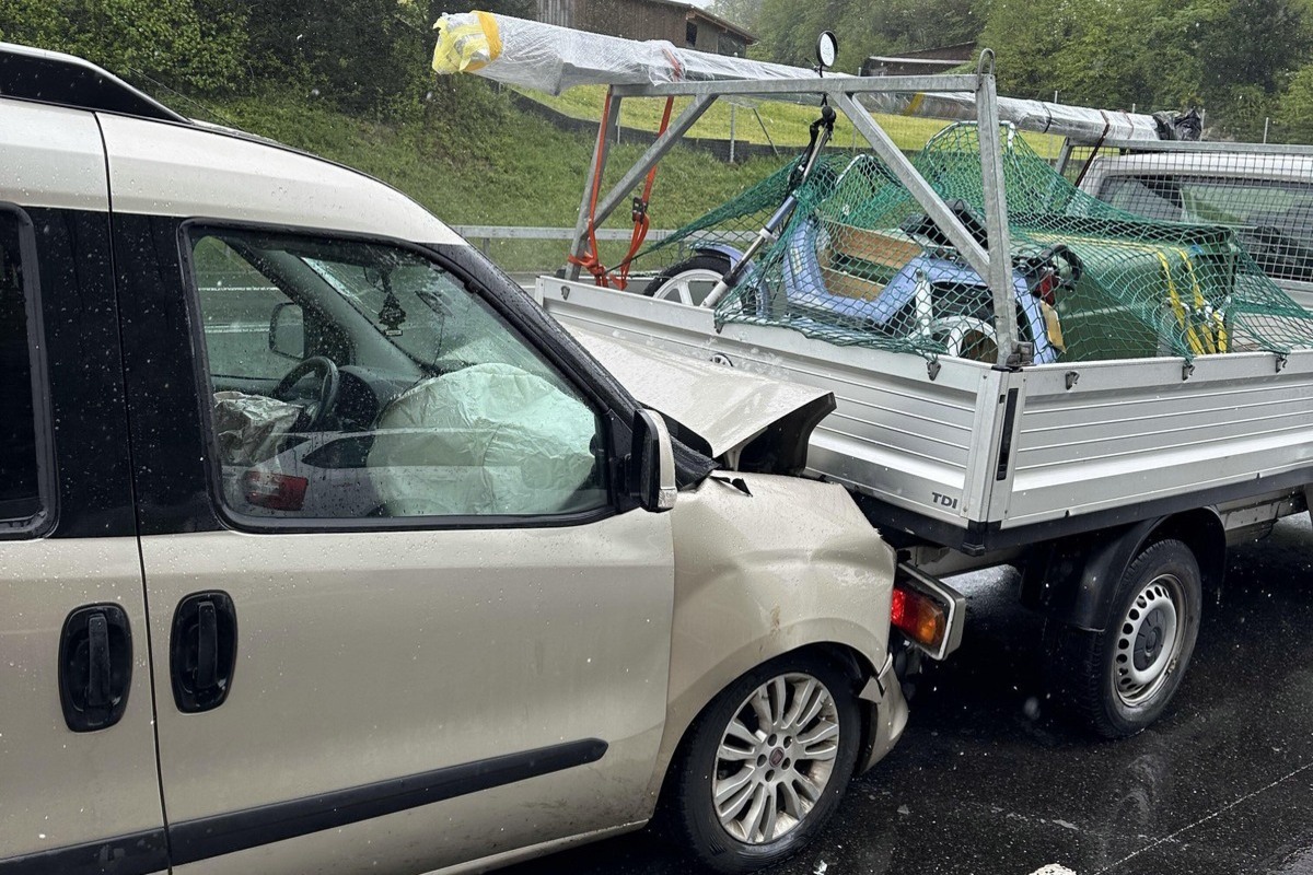 Innerschwyz - A4 nach Unfall bei winterlichen Verhältnissen gesperrt