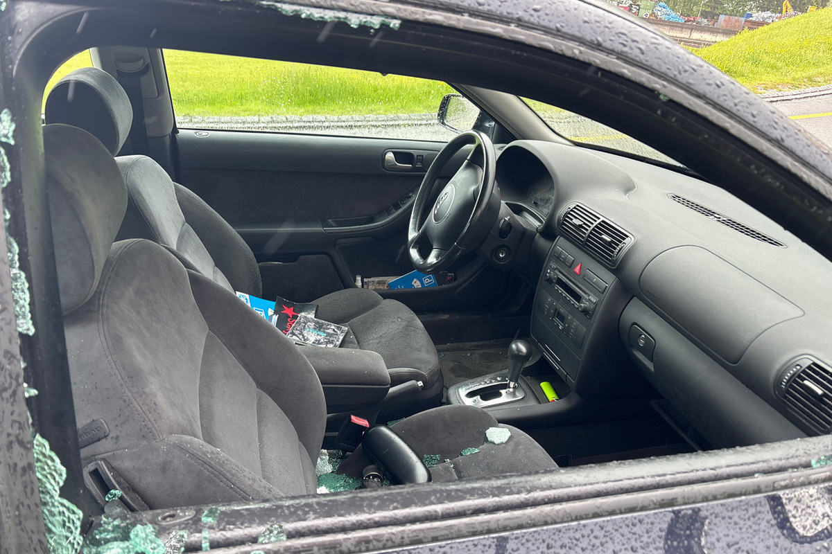 Mollis GL - Zwei Autos aufgebrochen 