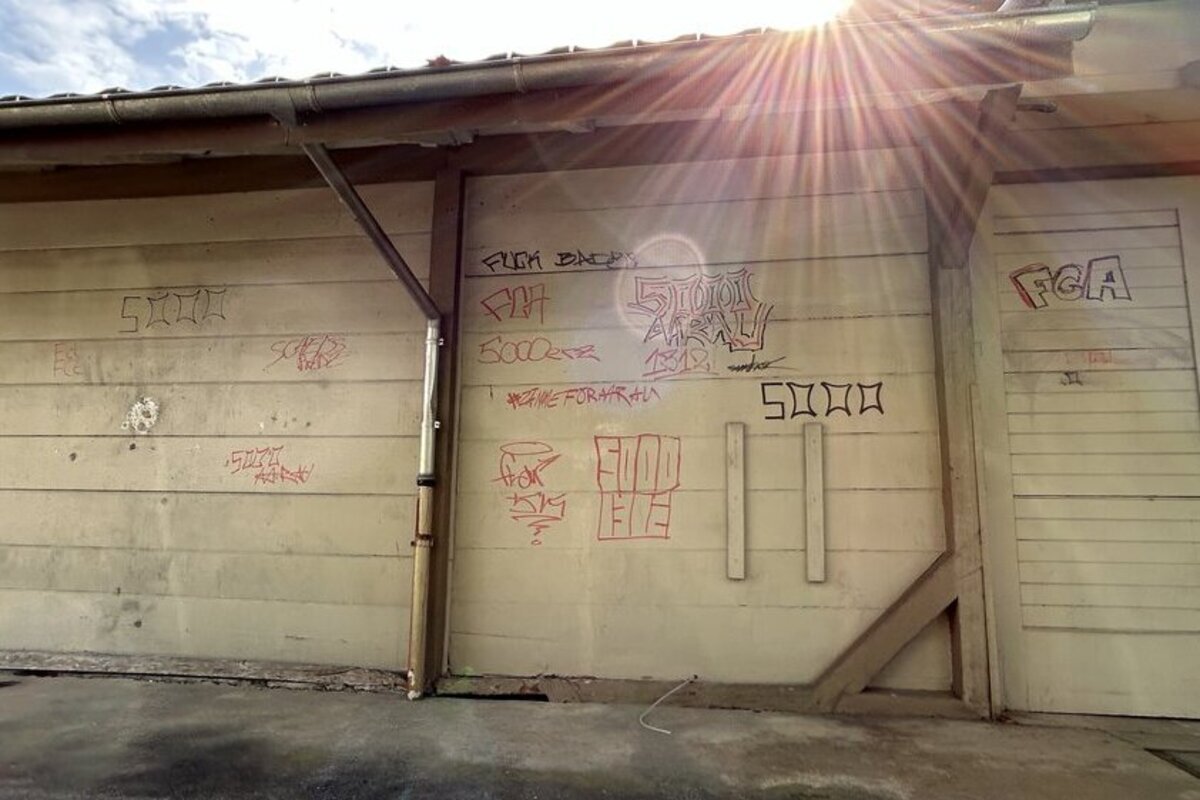 Teufenthal AG - Mehrere Graffiti-Schriftzüge entdeckt