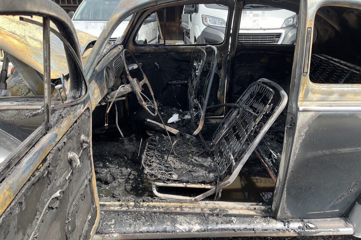 Wittenbach SG - Auto auf der Arbonerstrasse ausgebrannt