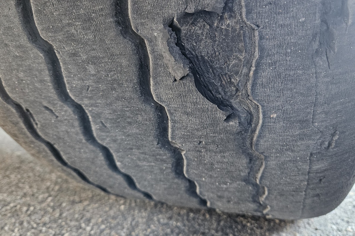 Stadt Schaffhausen - Mangelhafter Sattel-Sachentransportanhänger wurde stillgelegt