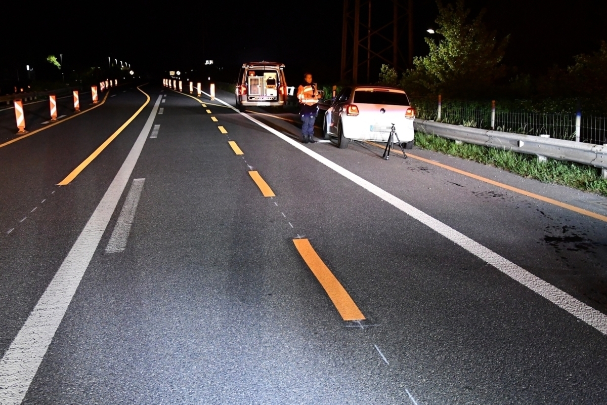 Chur/Zizers GR - Motorradlenkerin stürzt auf verlorenem Kies