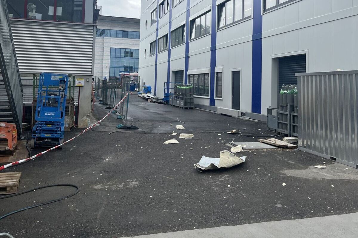 Bubendorf BL - Kunststoffrohrleitung in Chemiefirma geplatzt - zehn Verletzte