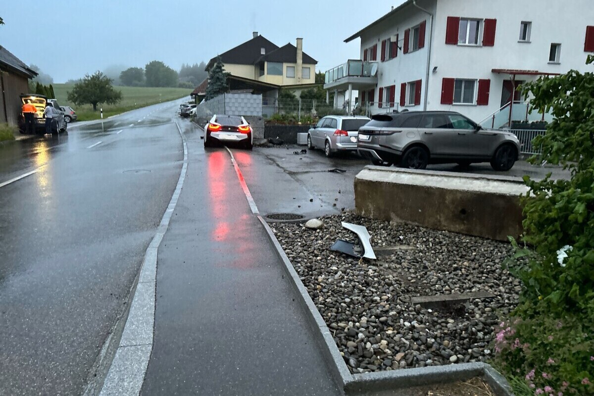Brittnau AG - Alkoholisiert verunfallt - Totalschaden am BMW