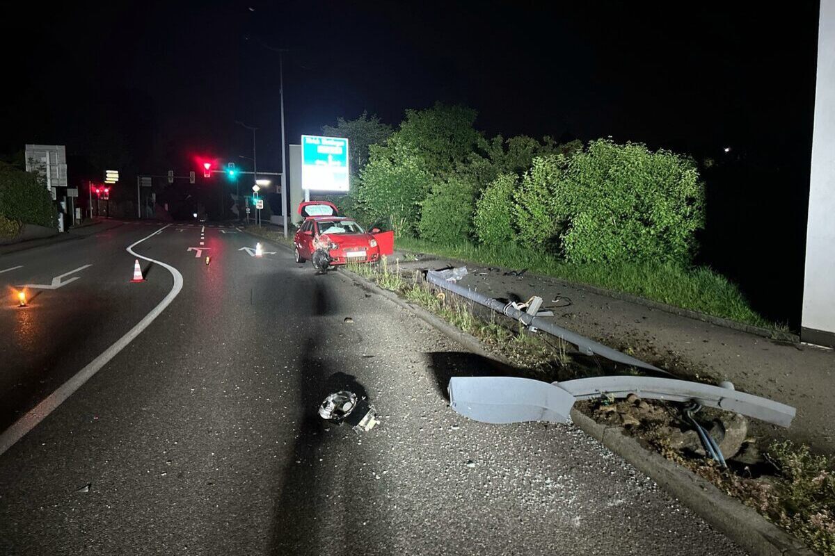 Staufen/Ennetbaden AG - Pizzakurier am Steuer eingeschlafen - Betrunken verunfallt