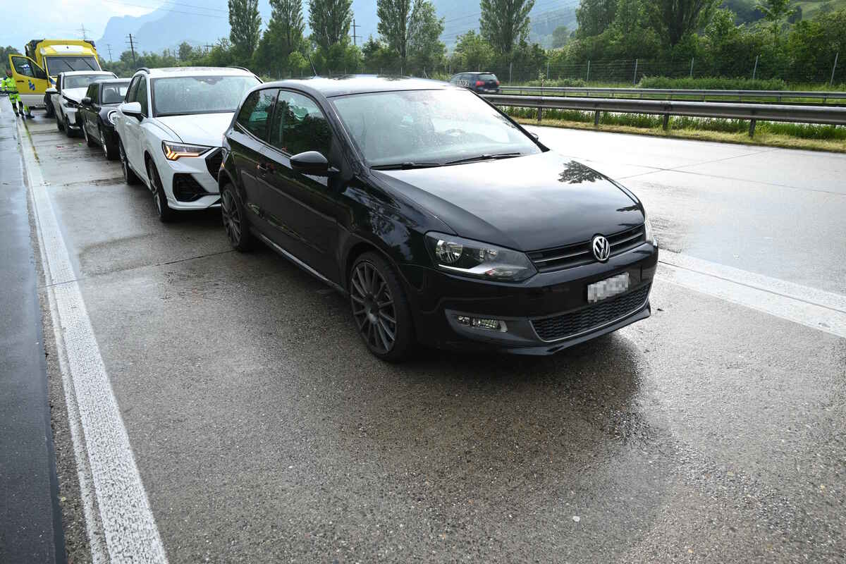 A13/Oberriet SG - Auffahrunfall zwischen mehreren Autos