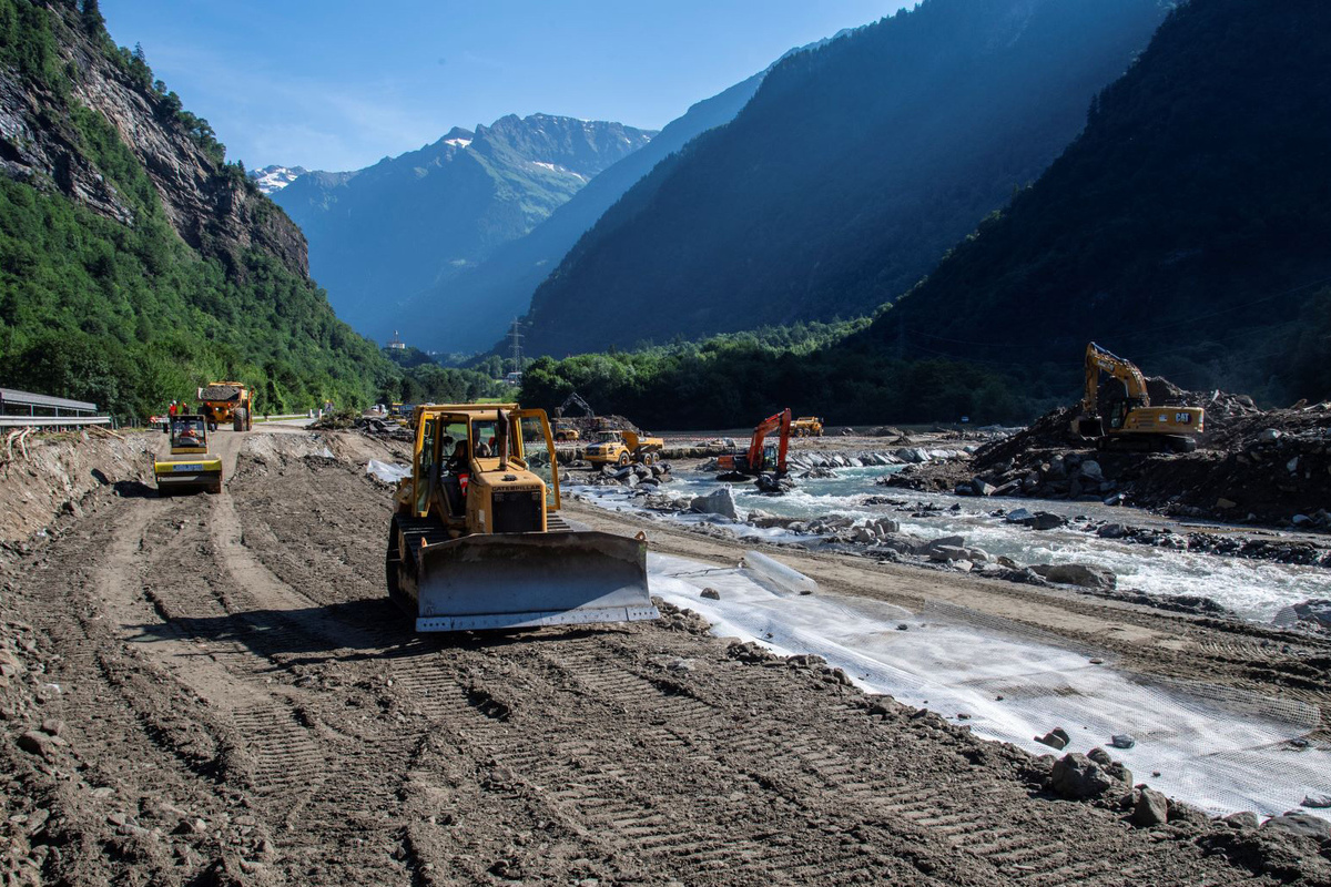 Mesocco GR - A13 soll nach Hochwasser wieder rasch eröffnet werden