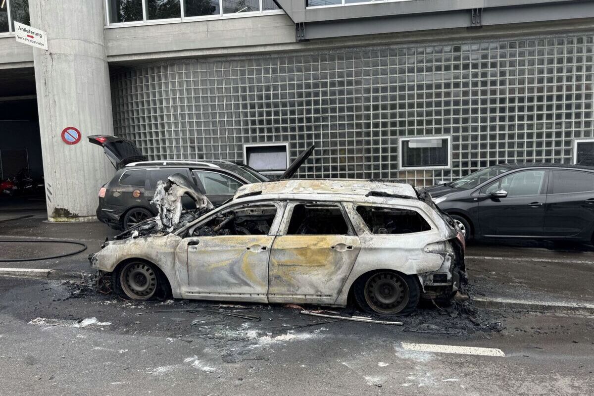 St.Gallen - Auto in Vollbrand