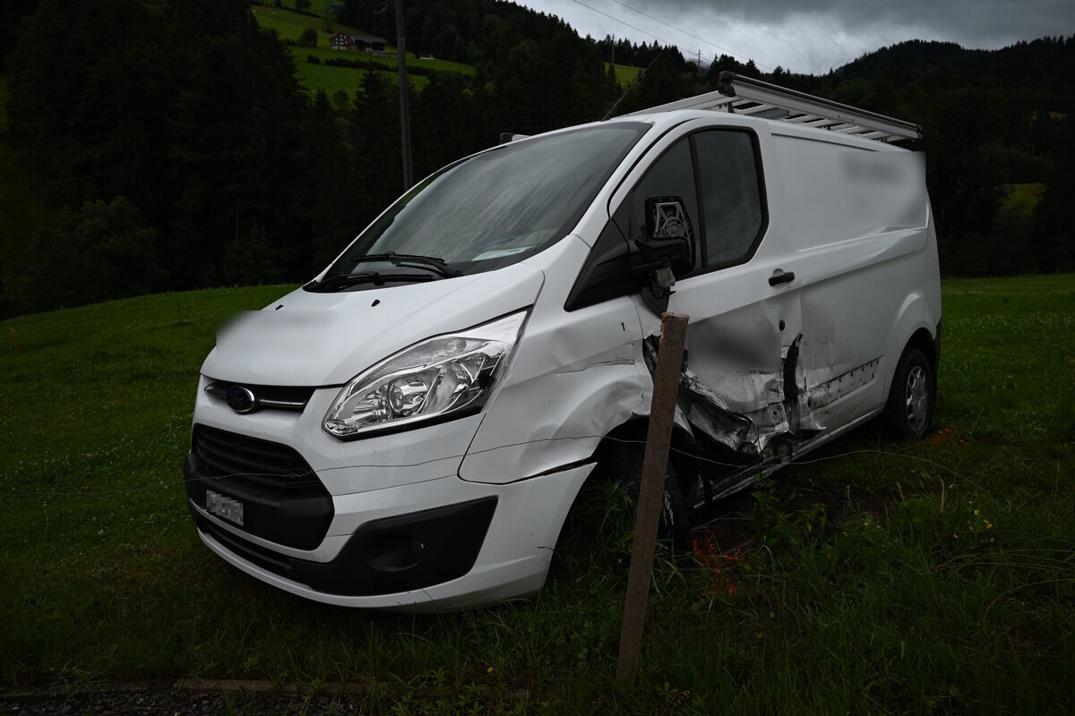 Unfall in Hoffeld SG - 18-Jähriger ohne gültigen Führerausweis unterwegs