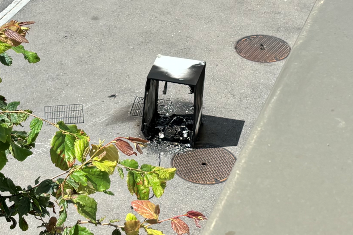 Schaan FL - Mann wirft brennende Gasflasche und Kühlschrank aus dem Balkon