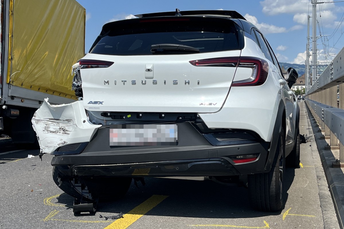 Rapperswil SG - Seedamm nach heftigem Unfall gesperrt!