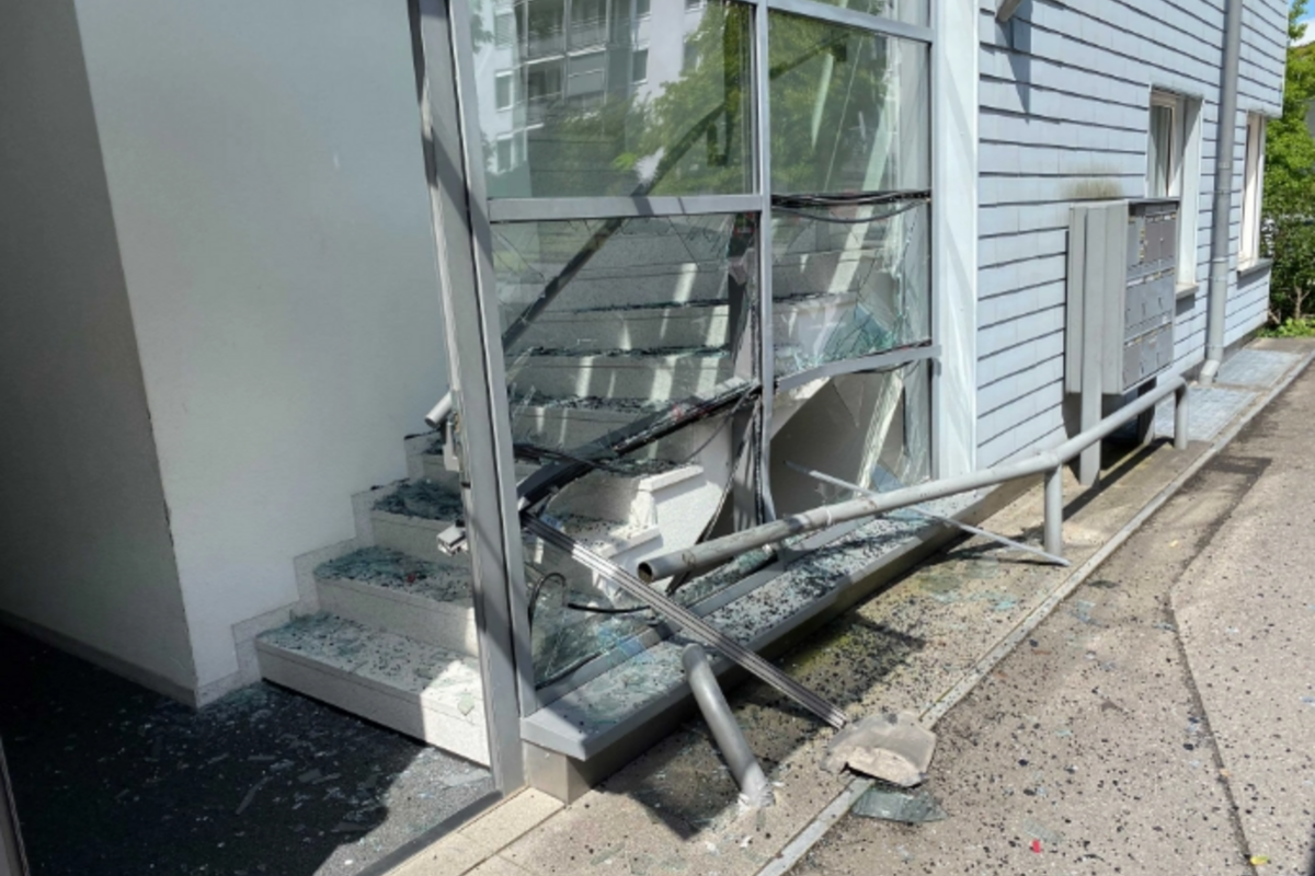 Walchwil ZG - Gegen ein Gebäude geprallt