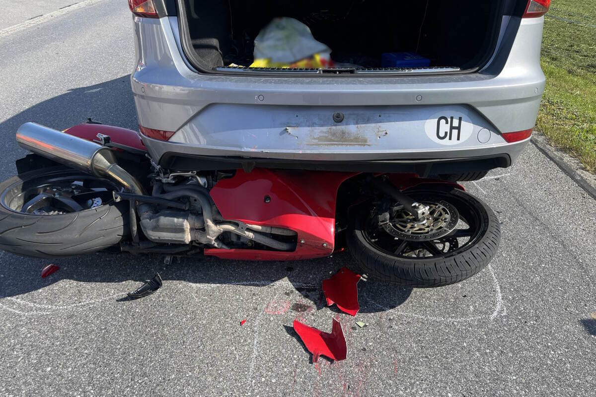 Schänis SG - Motorradfahrer (77) nach Unfall im Spital