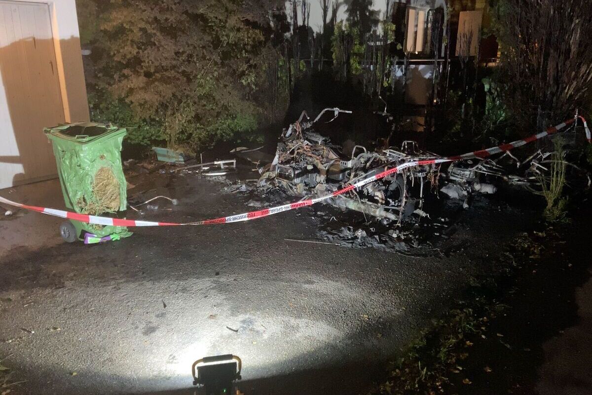 Dulliken SO - Motorräder vollständig abgebrannt