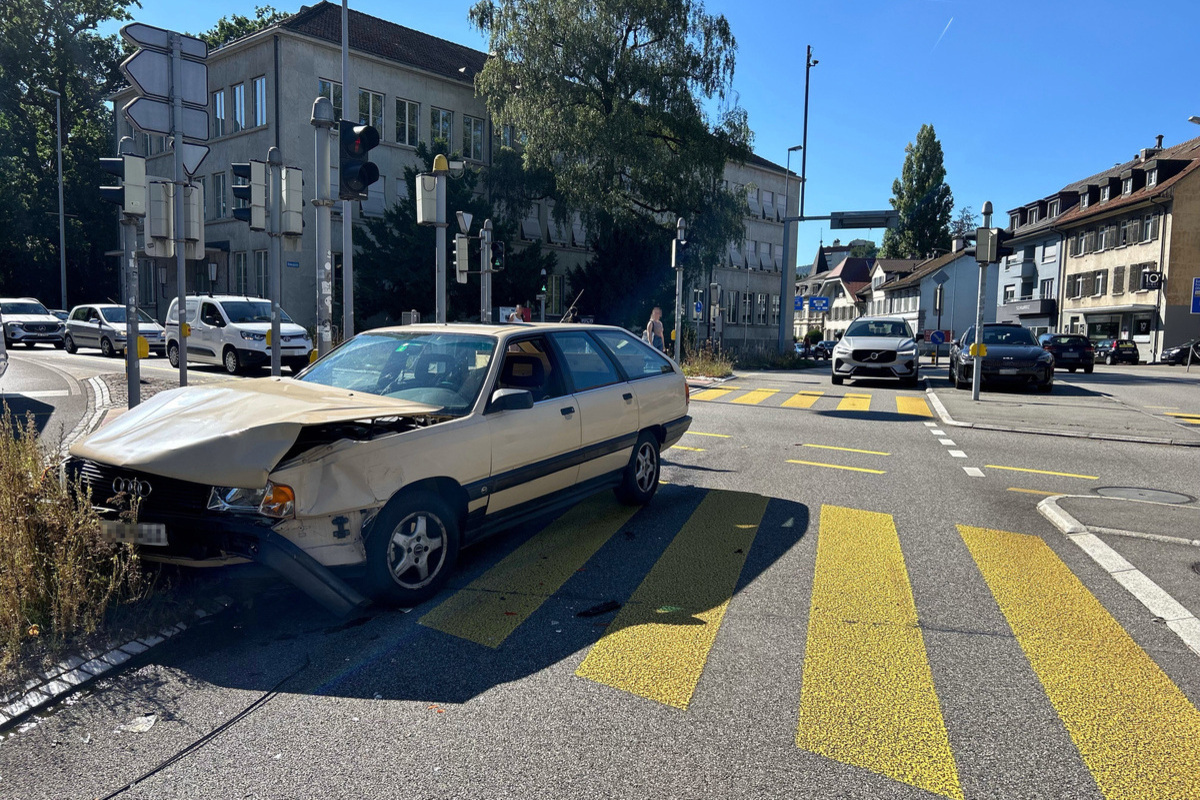 Unfall in Aarau - BMW-Fahrerin missachtet Rotlicht