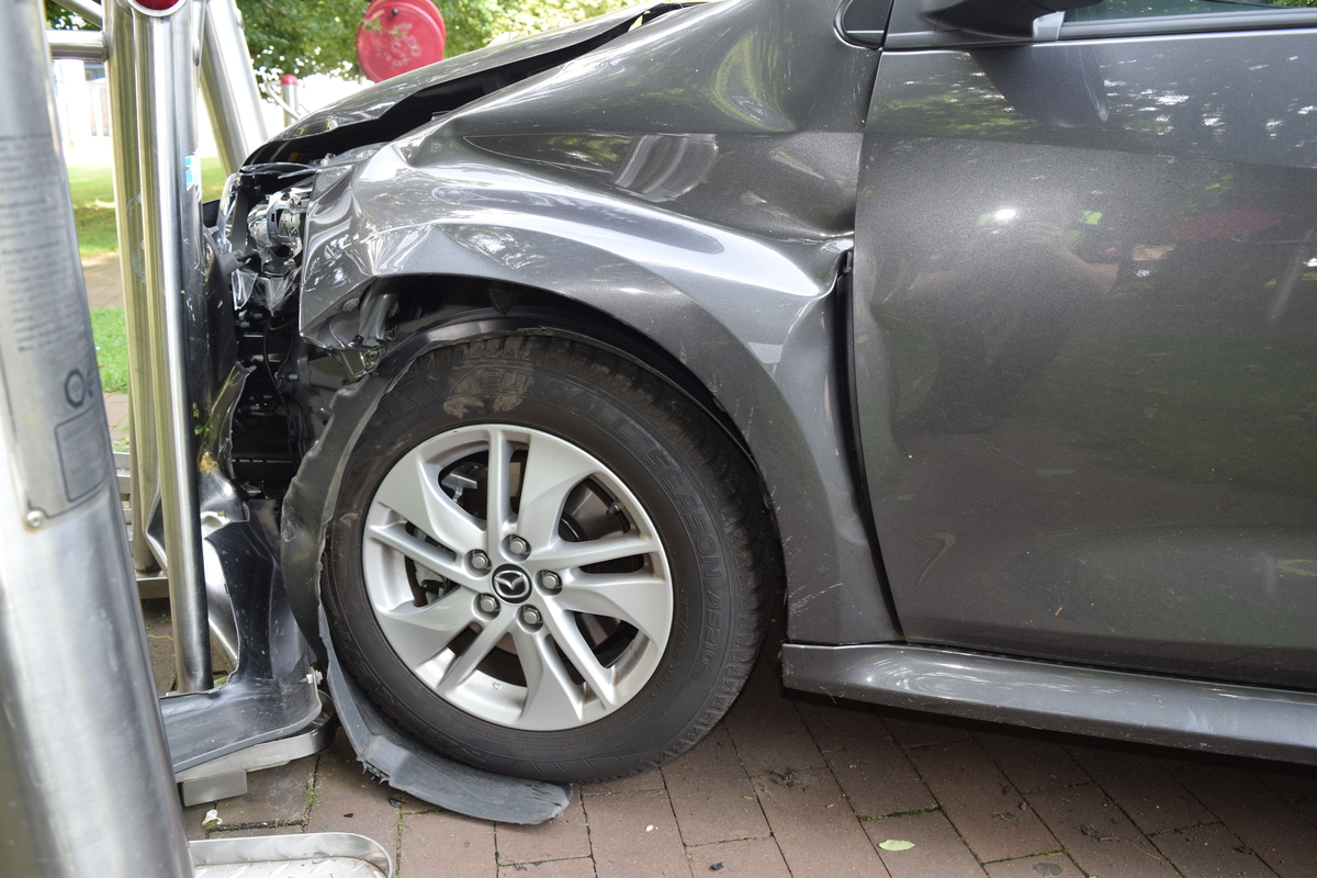 Bad Nenndorf -  Gas- und Bremspedal verwechselt 