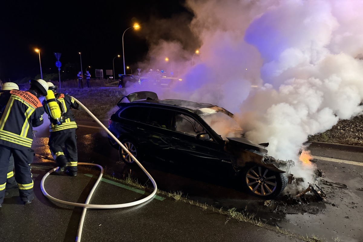 Offenburg - BMW durch Brand zerstört