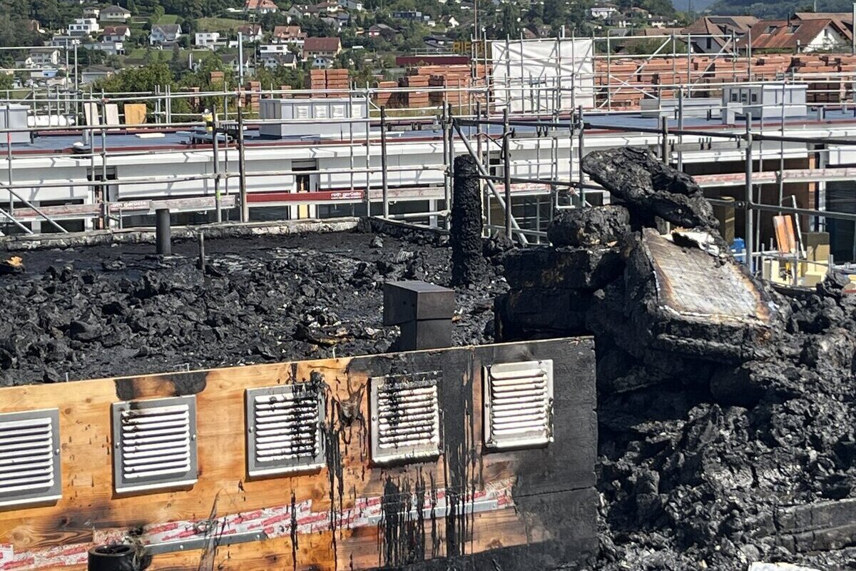 Frick AG - Brand auf einer Baustelle - zwei Personen mit Rauchgasvergiftung im Spital