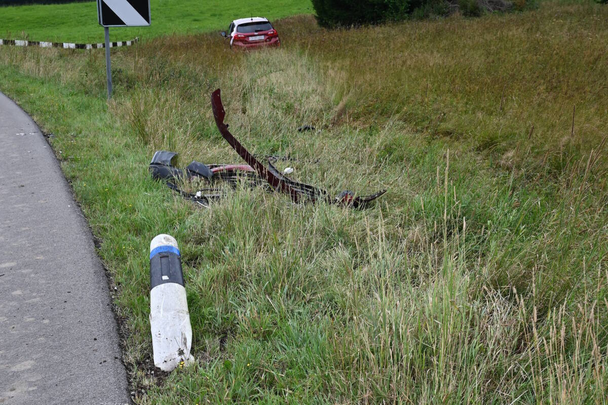 Ricken SG - Auffahrkollision zwischen zwei Autos - ein Lenker fahrunfähig