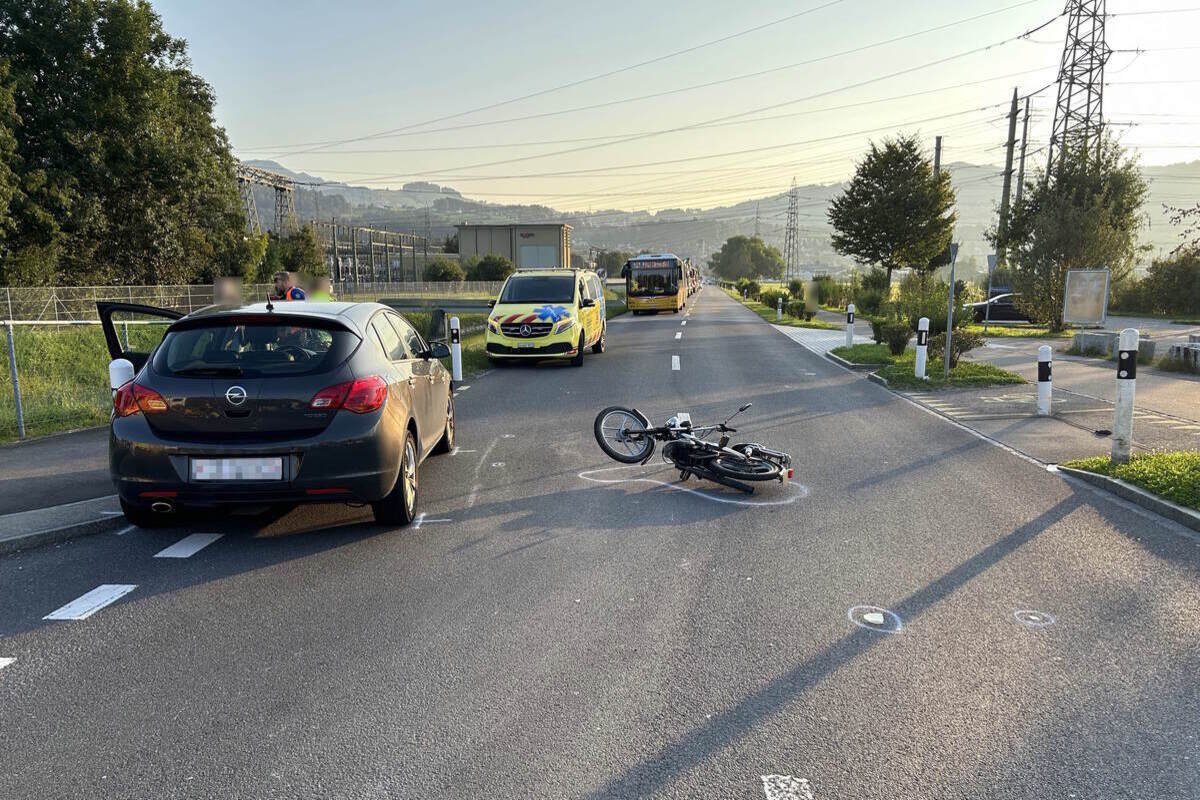 Uznach SG - Unfall nach Überholmanöver