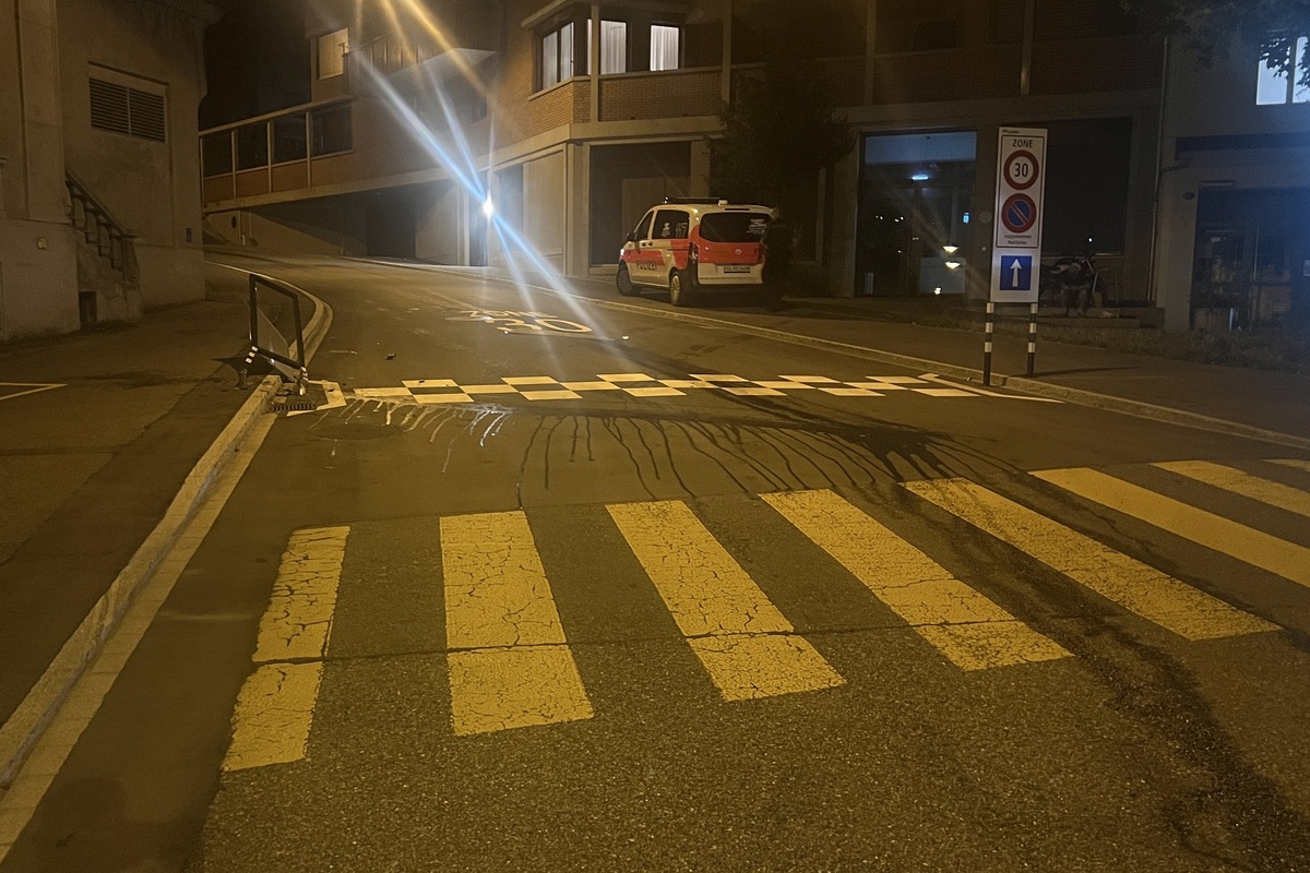 St.Gallen - Fahrunfähiger Autofahrer nach Unfall aggressiv