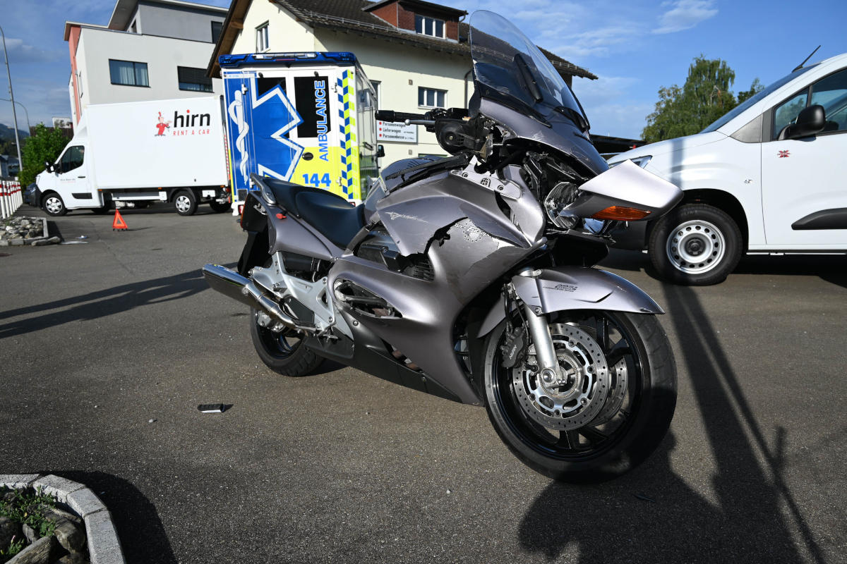 Staad SG - Unfall zwischen Auto und Motorrad