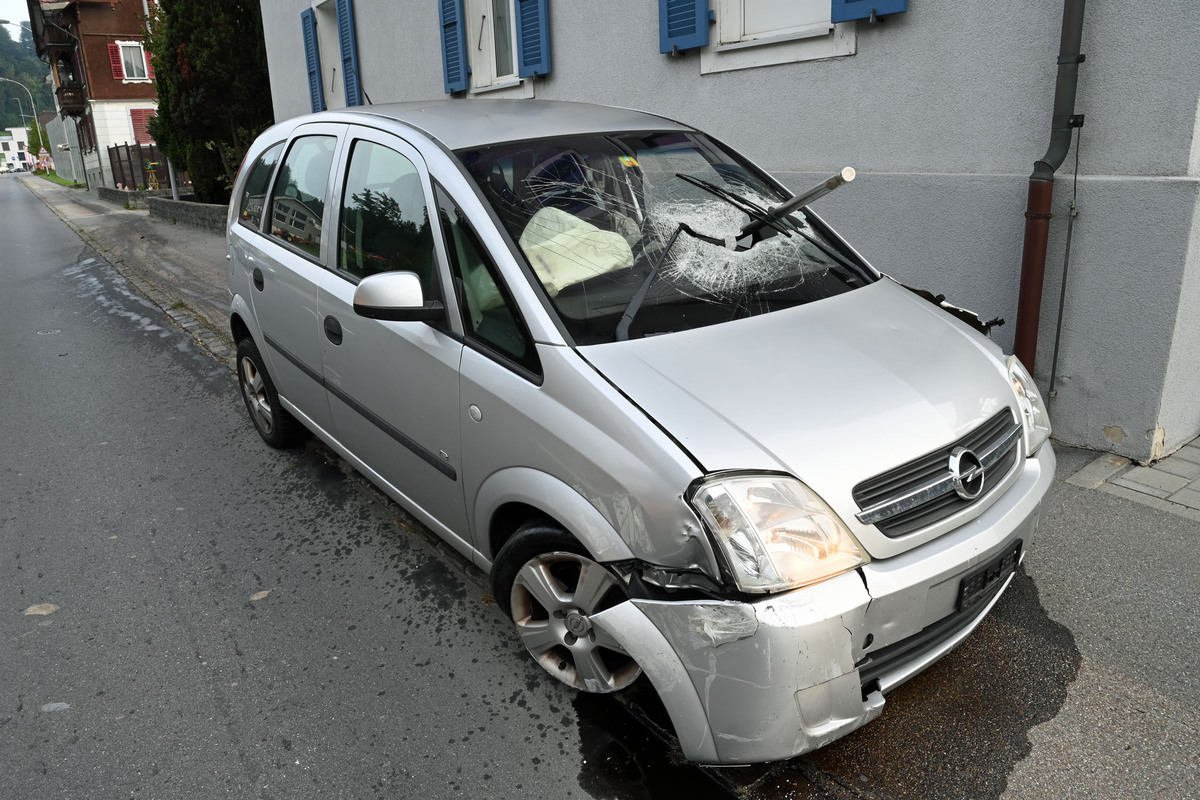 Kanton Luzern - Autofahrer greift nach Unfall Polizisten an