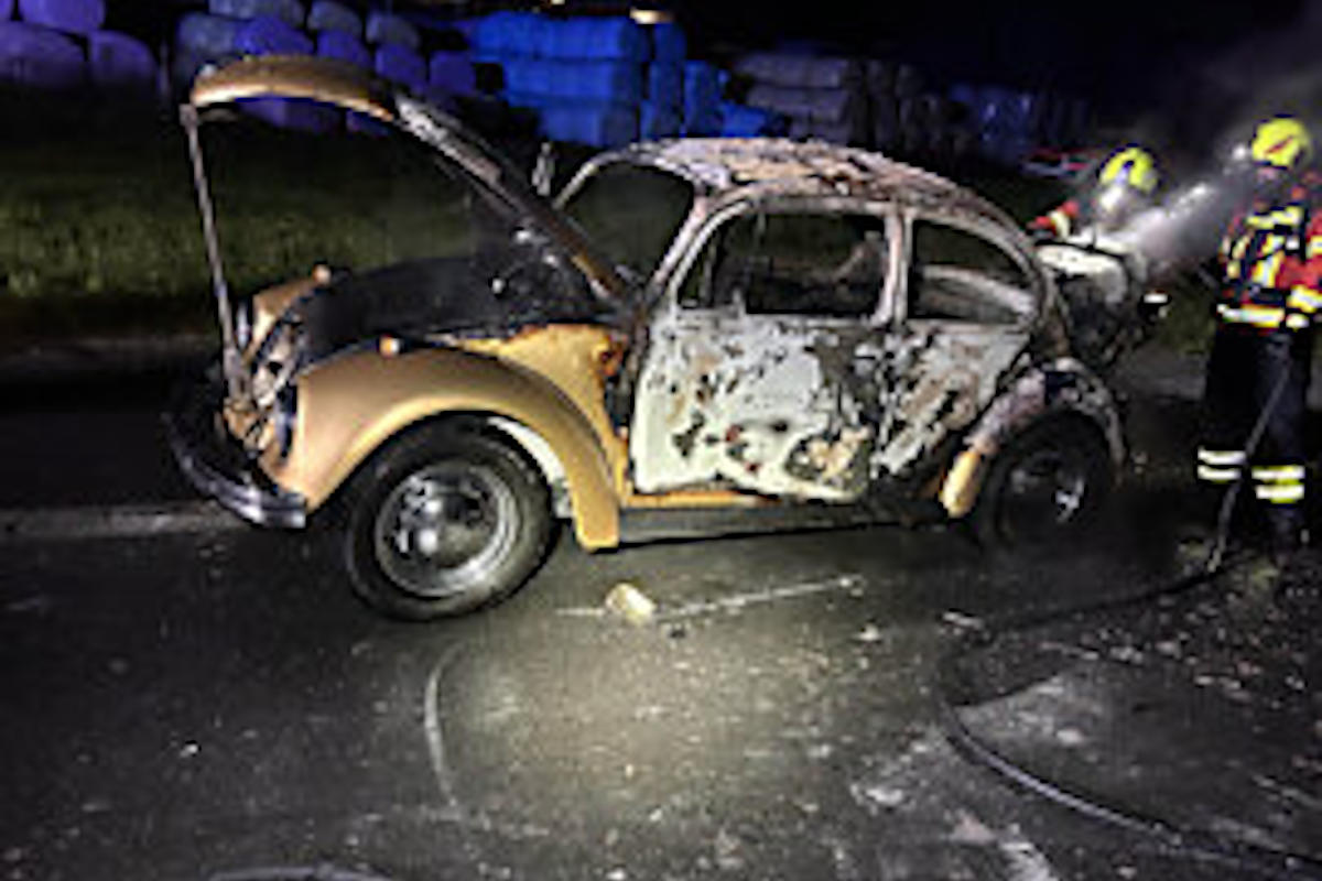 Haltikon SZ - Brennendes Auto