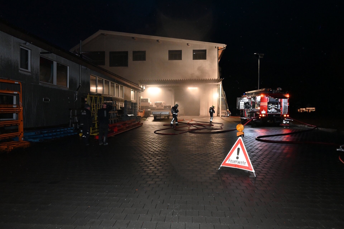 Marbach SG - Lieferwagen in Brand geraten
