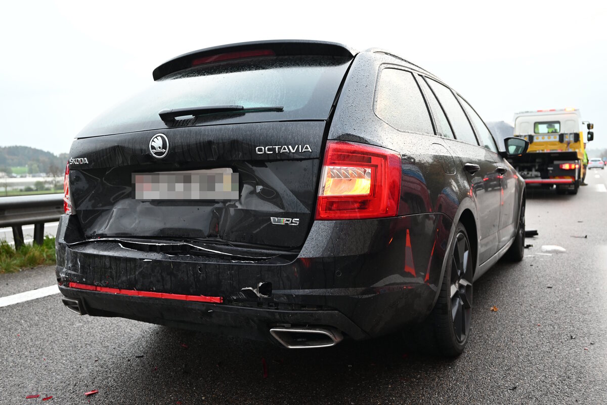 Züberwangen SG - Auffahrkollision auf der A1 - vier Autos beteiligt