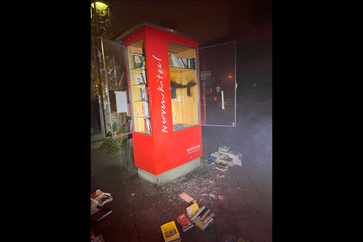 Rorschach SG – Unbekannte zünden Bücherkasten an