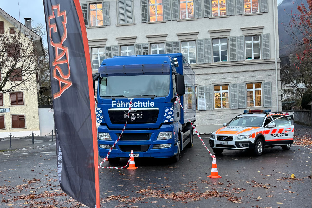 Glarus – Kinder über toten Winkel bei Lastwagen aufgeklärt