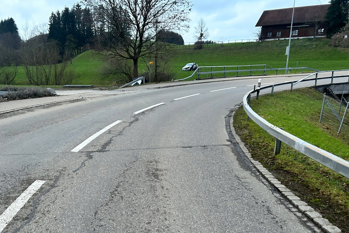 St. Pelagiberg TG – Auto hebt ab und überschlägt sich mehrfach
