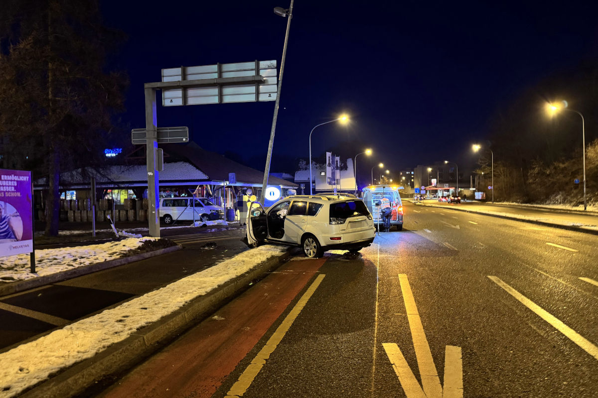 St.Gallen – Grosser Sachschaden nach Auffahrunfall