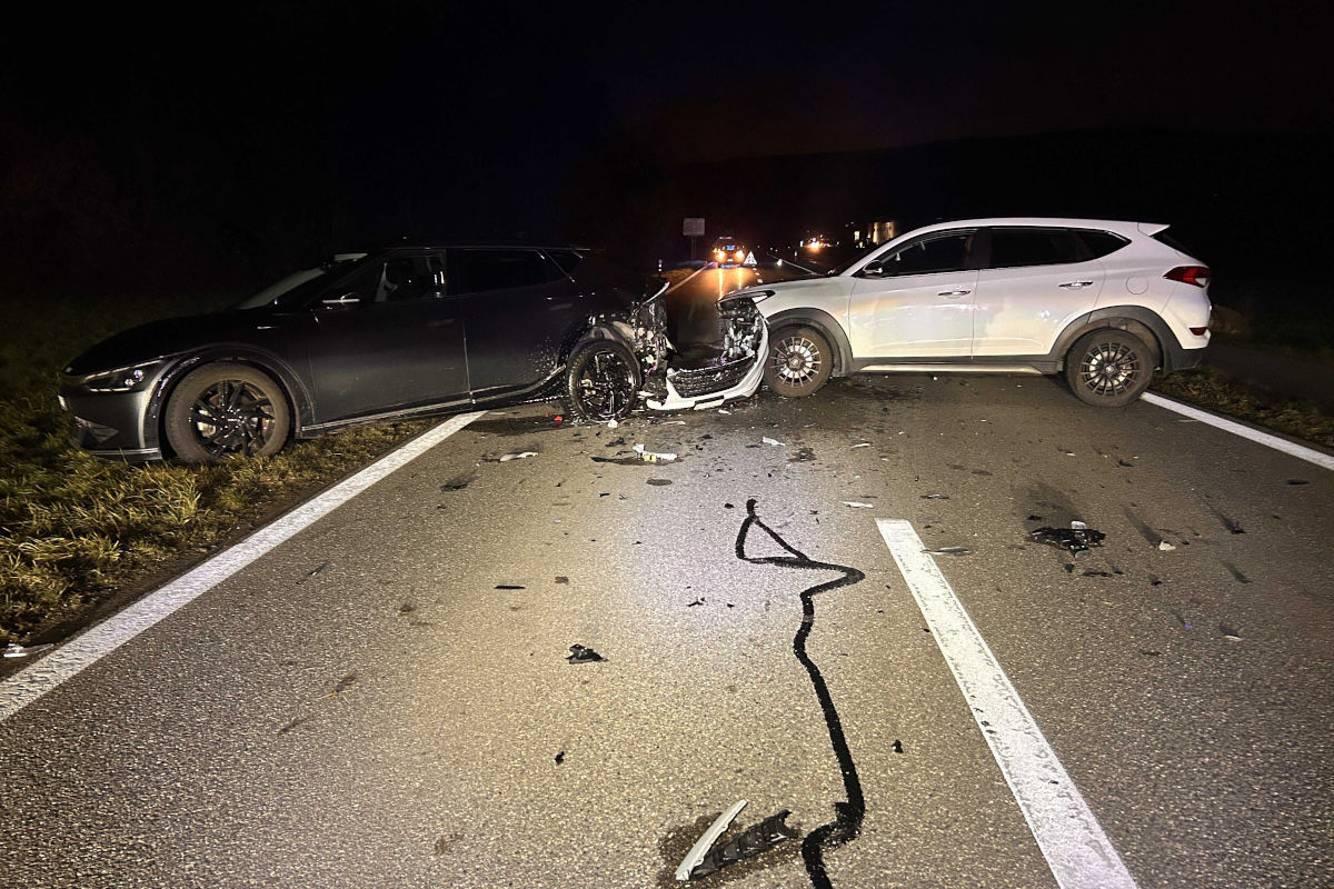 Lengnau AG – In Elektroauto geprallt