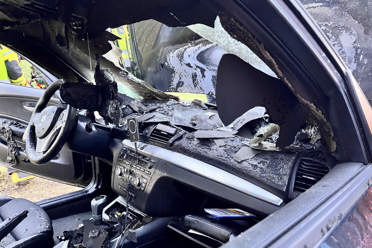 Dietfurt SG – Brand eines Fahrzeugs auf einem Ausstellungsplatz