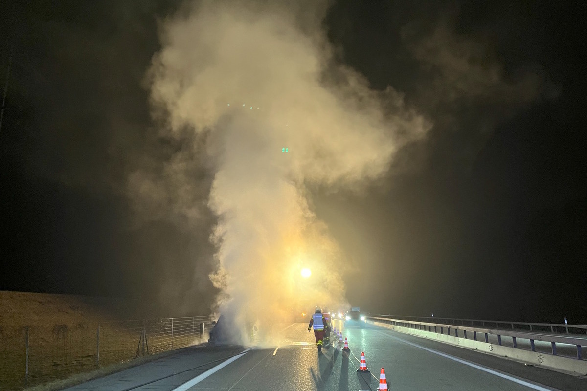 Haag SG – Auto brennt auf der A13