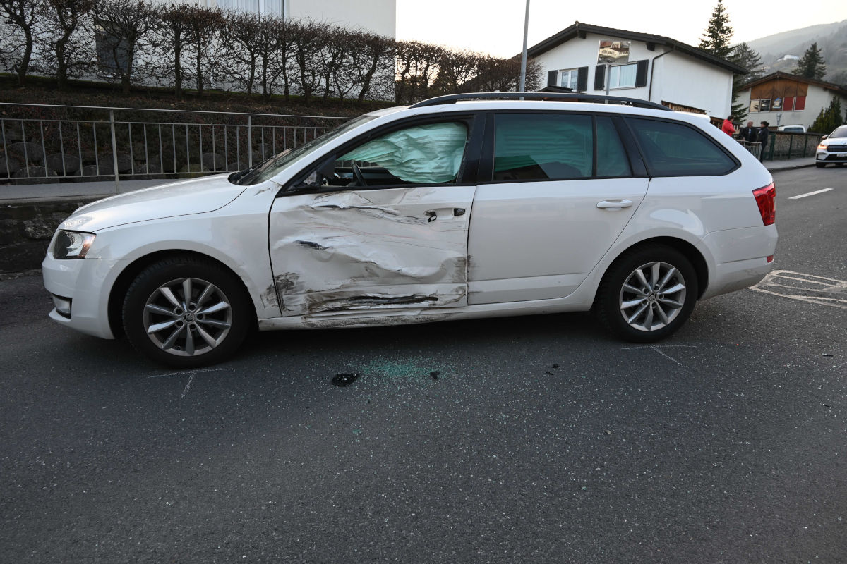 Eichberg SG – Motorradfahrer nach Kollision mit Auto verletzt