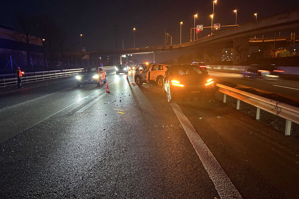 A1 Spreitenbach AG – Bei Spurwechsel auf Autobahn verunfallt