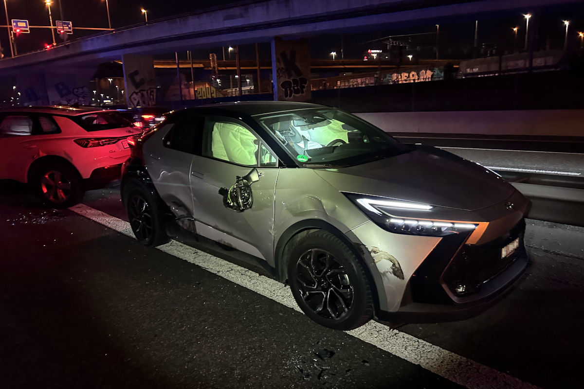 A1 Spreitenbach AG – Bei Spurwechsel auf Autobahn verunfallt